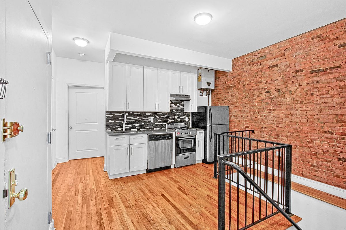 907 Jefferson Ave Brooklyn, NY 11221 - Thumbnail 3