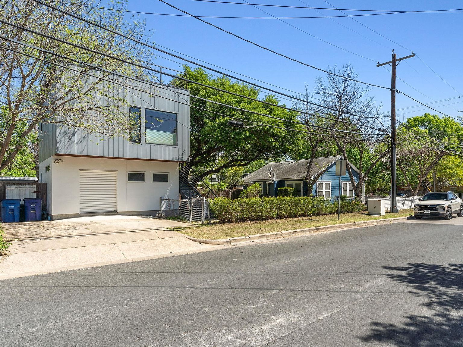 1910 Kinney Ave Austin, TX 78704 - Thumbnail 3