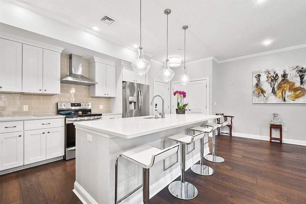 635 Old Post Rd #303 Sharon, MA 02067 - Thumbnail 3