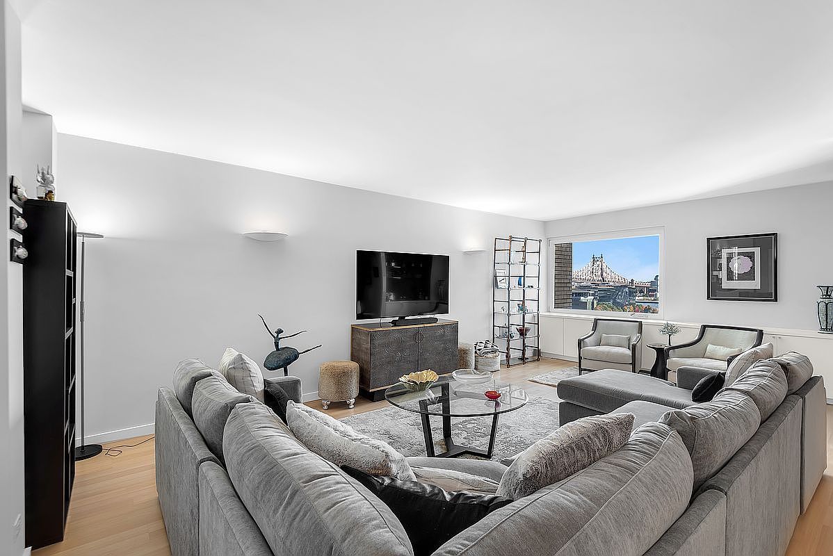 45 Sutton Pl S APT 11J Manhattan, NY 10022 - Thumbnail 3