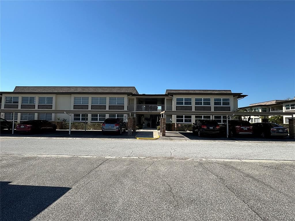 5111 Amulet Dr APT 202 New Port Richey, FL 34652 - Thumbnail 3