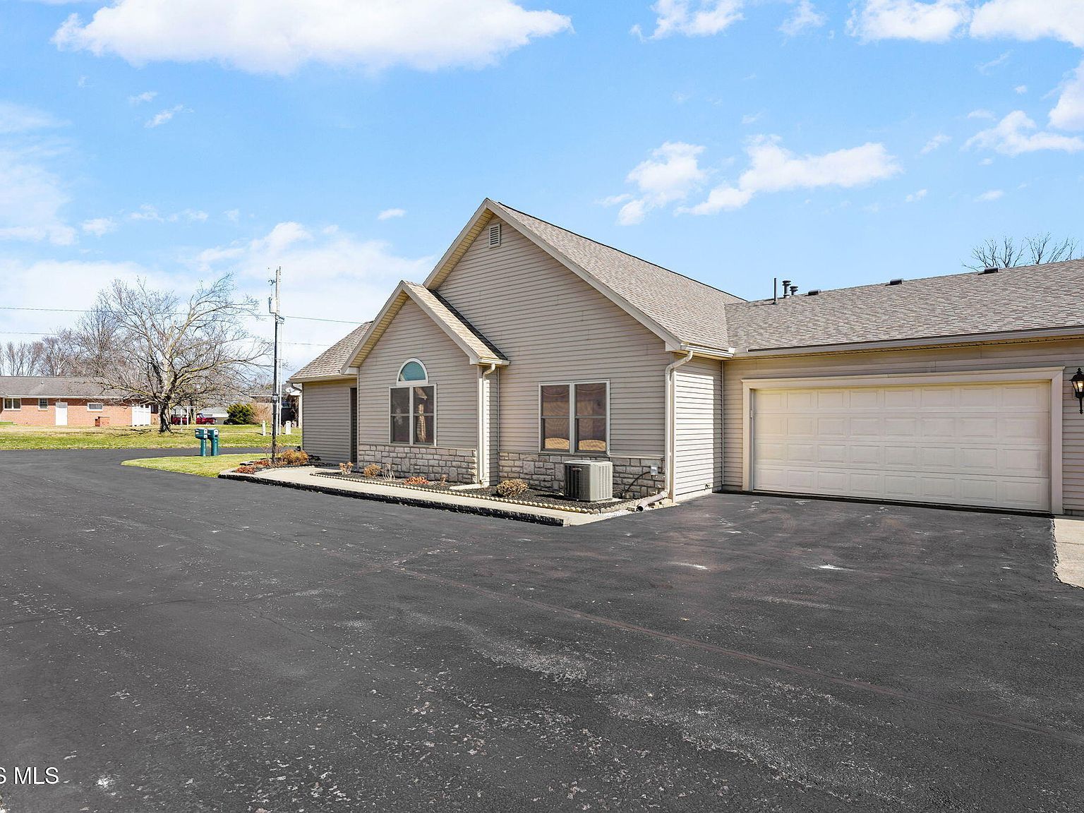 1313 Columbus Ave Unit C Fostoria, OH 44830 - Thumbnail 3