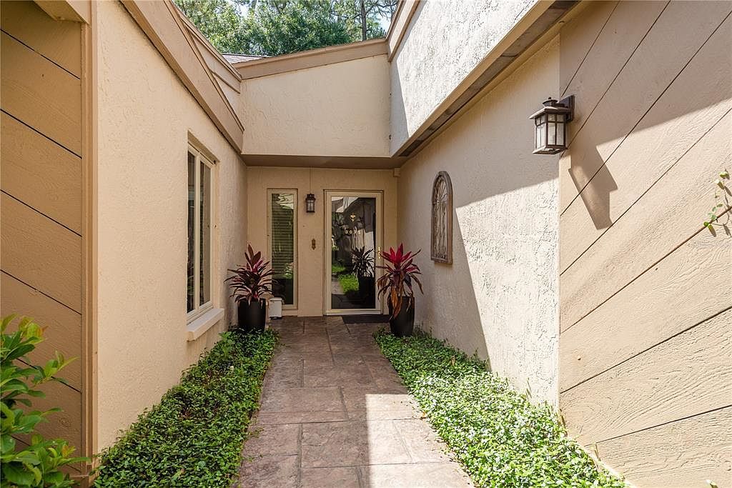 3071 Bolt Dr Palm Harbor, FL 34685 - Thumbnail 3