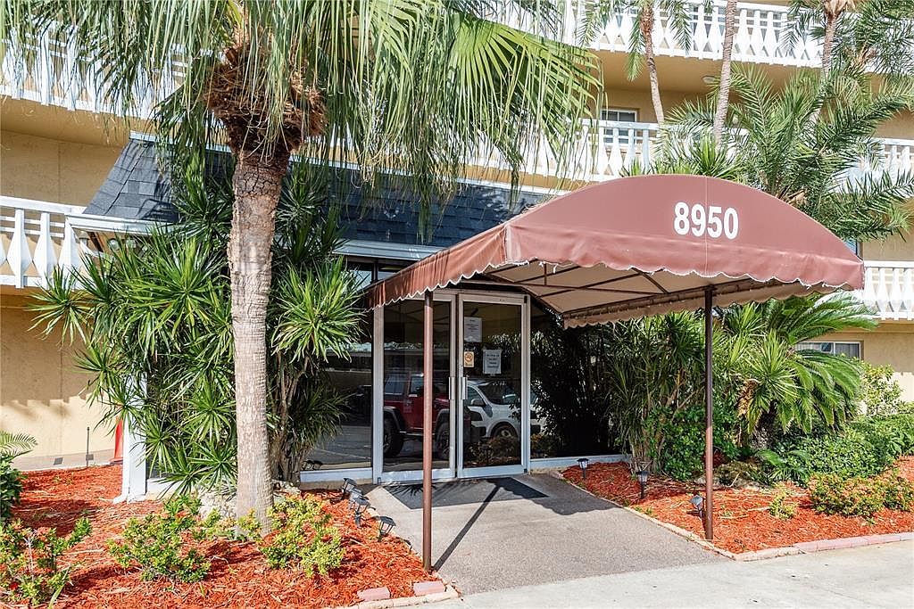 8950 Park Blvd APT 702 Seminole, FL 33777 - Thumbnail 3