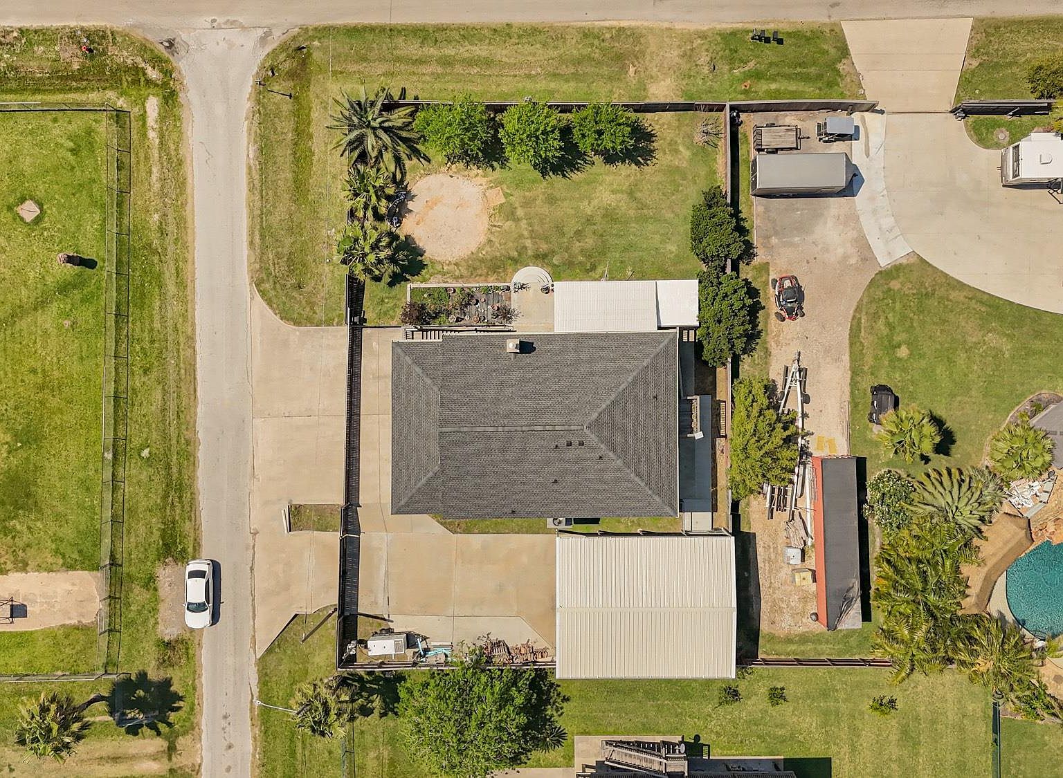 939 8th St San Leon, TX 77539 - Thumbnail 3