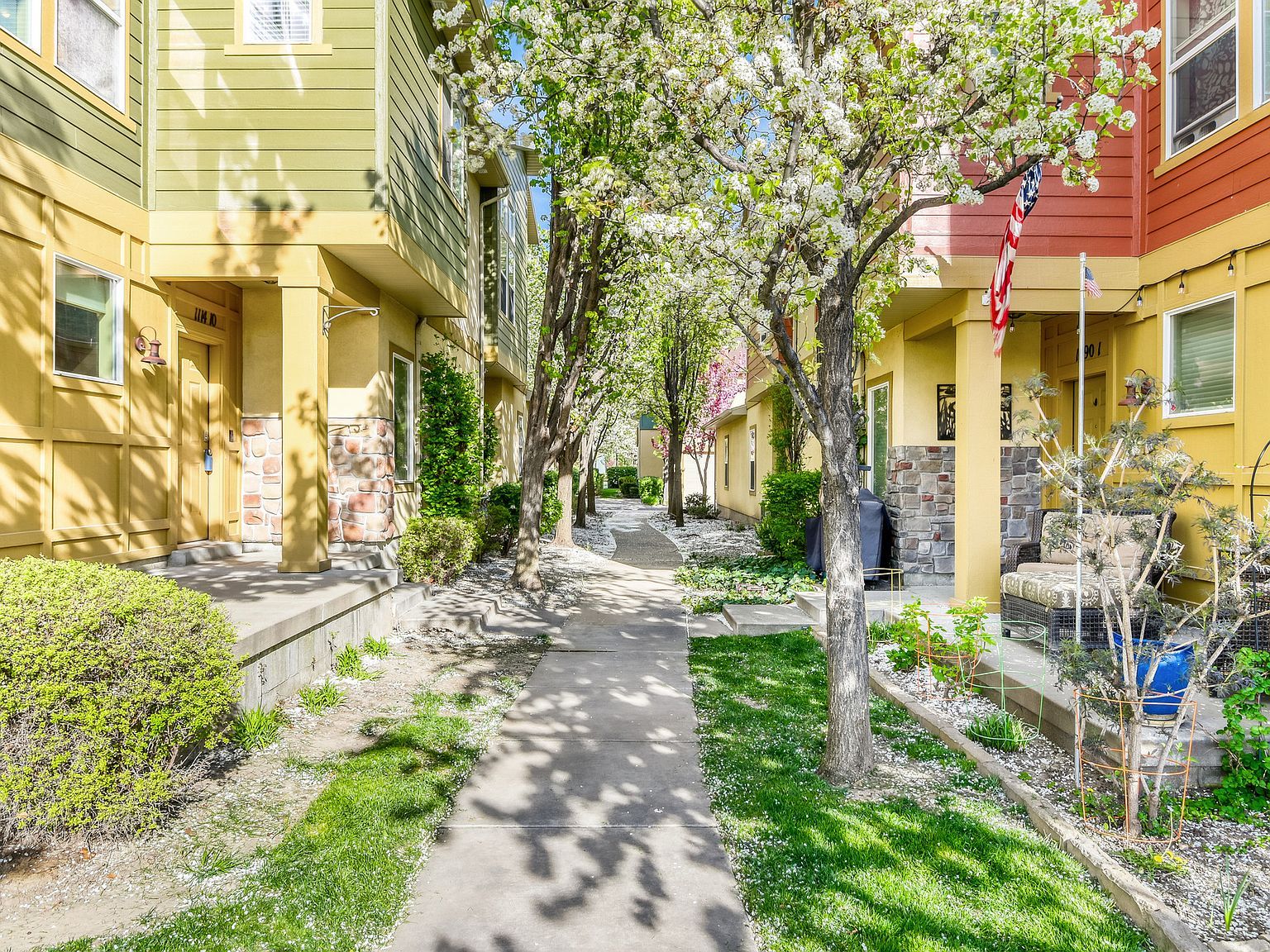 1114 N Shepard Creek Pkwy Unit 10 Farmington, UT 84025 - Thumbnail 3