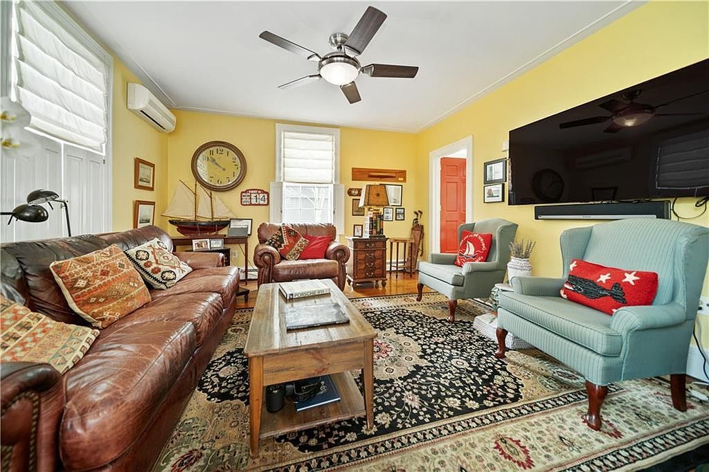 43 Poplar St Newport, RI 02840 - Thumbnail 3