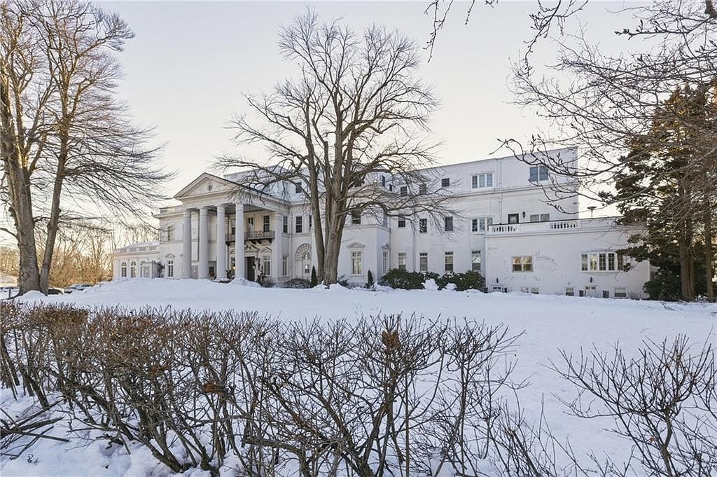 553 Bellevue Ave APT 6 Newport, RI 02840 - Thumbnail 3