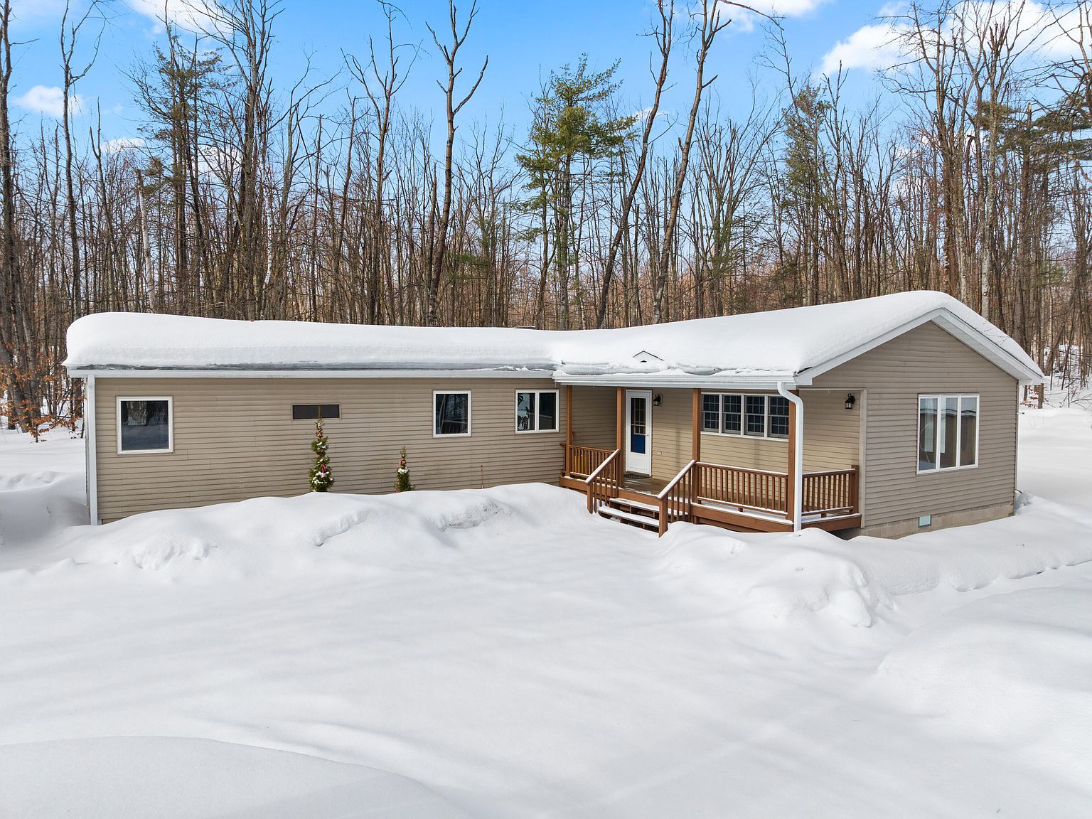 4196 E Vail Ln Gaylord, MI 49735 - Thumbnail 3