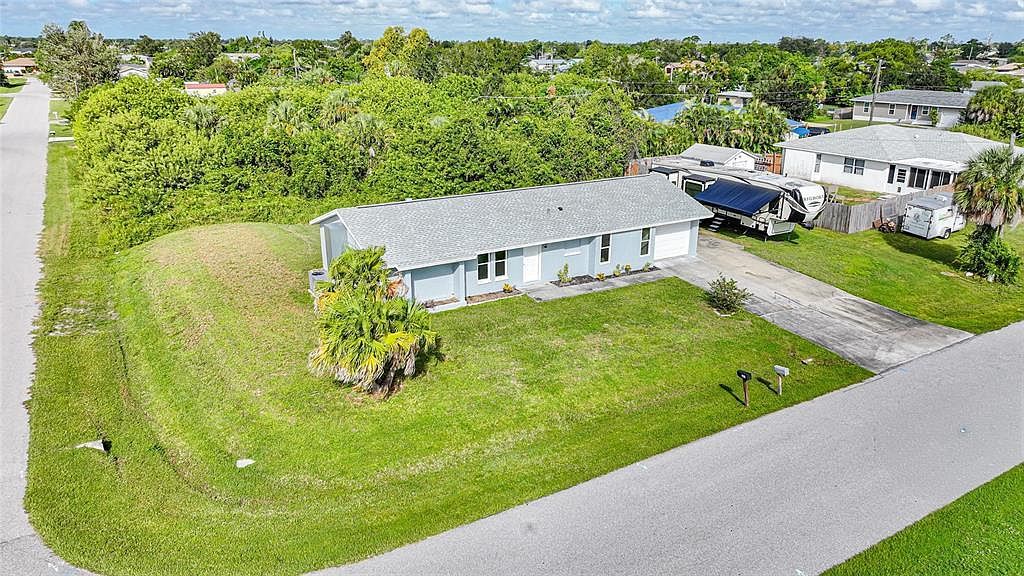 282 Seminole Blvd NW Port Charlotte, FL 33952 - Thumbnail 3