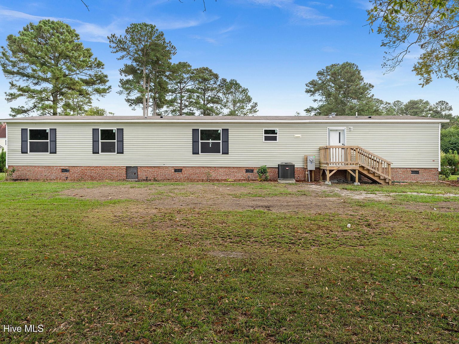120 NW 1st St Teachey, NC 28464 - Thumbnail 3