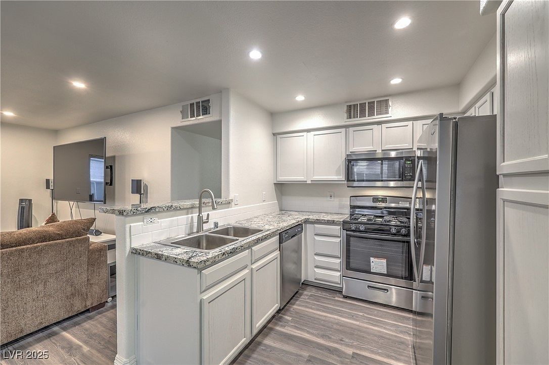 3058 Tarpon Dr UNIT 103 Las Vegas, NV 89120 - Thumbnail 3