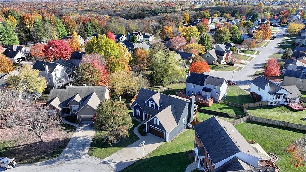 1005 NE Scenic Ct Lees Summit, MO 64064 - Thumbnail 3