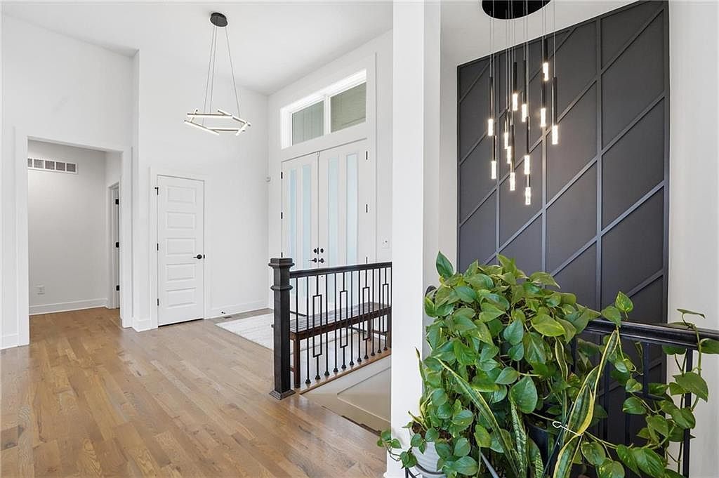 16657 S Tomashaw St Olathe, KS 66062 - Thumbnail 3