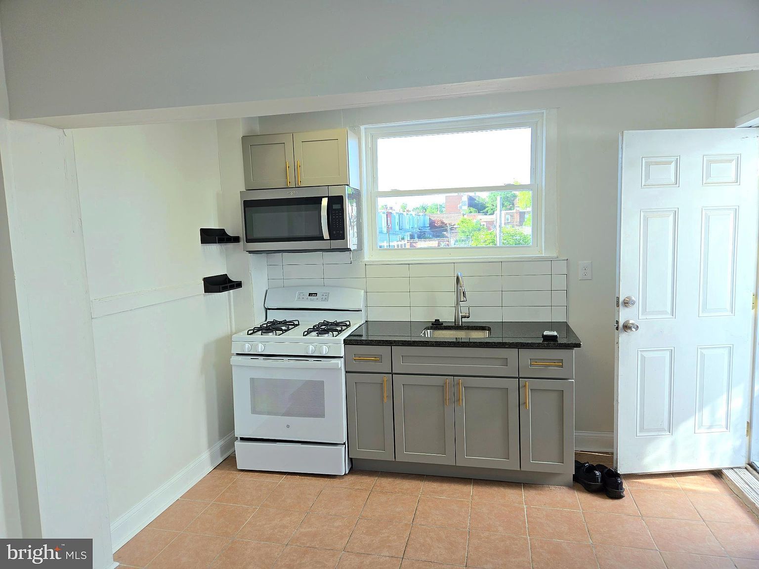 433 W Chew Ave Philadelphia, PA 19120 - Thumbnail 3