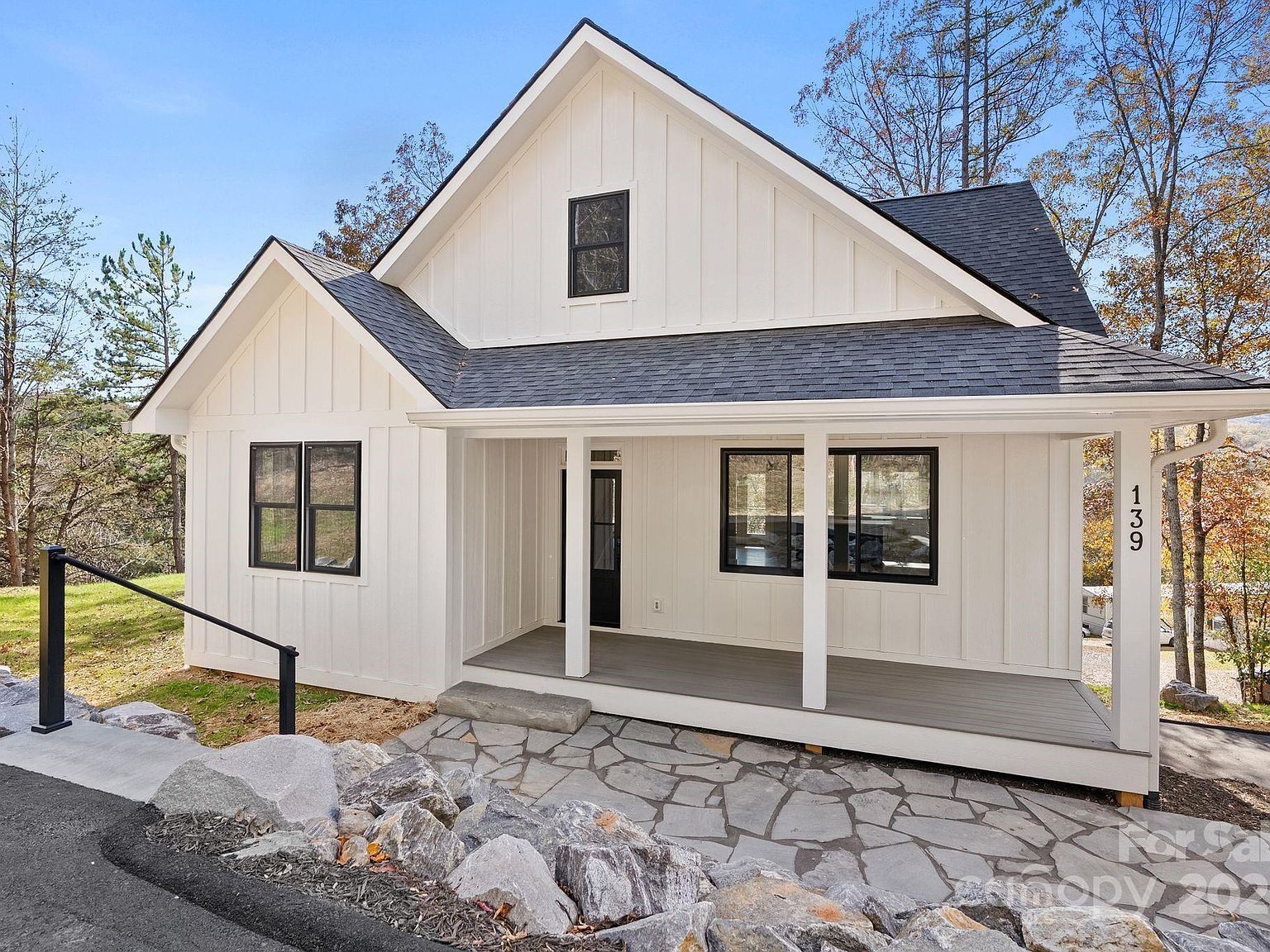 139 Courtney Ln Candler, NC 28715 - Thumbnail 3