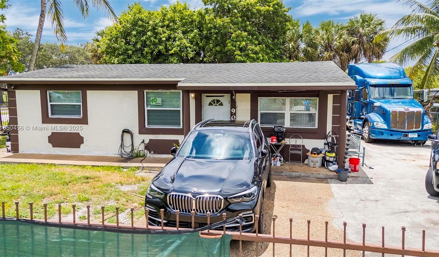 901 NW 34th Ter Lauderhill, FL 33311 - Thumbnail 3