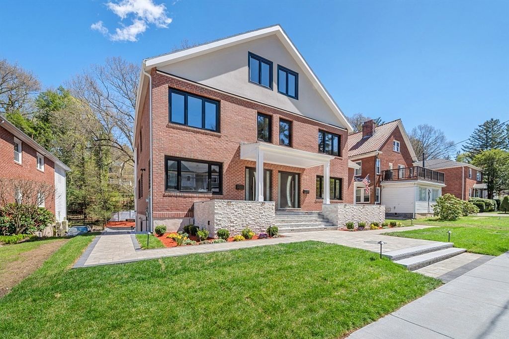 442 Lowell Ave Newtonville, MA 02460 - Thumbnail 3