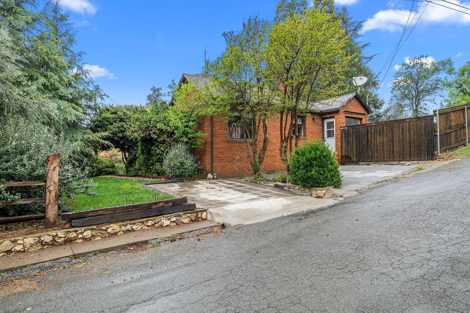 2701 Coloma St Placerville, CA 95667 - Thumbnail 3