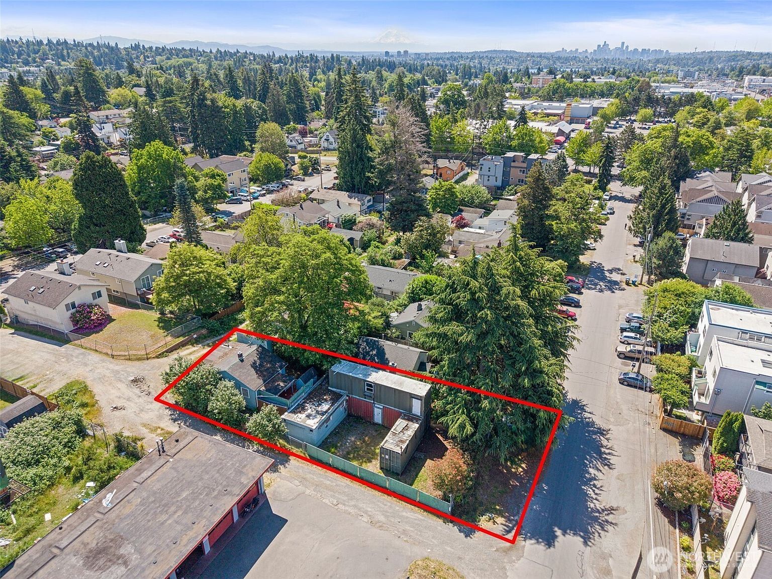 10346 Midvale Ave N Seattle, WA 98133 - Thumbnail 3