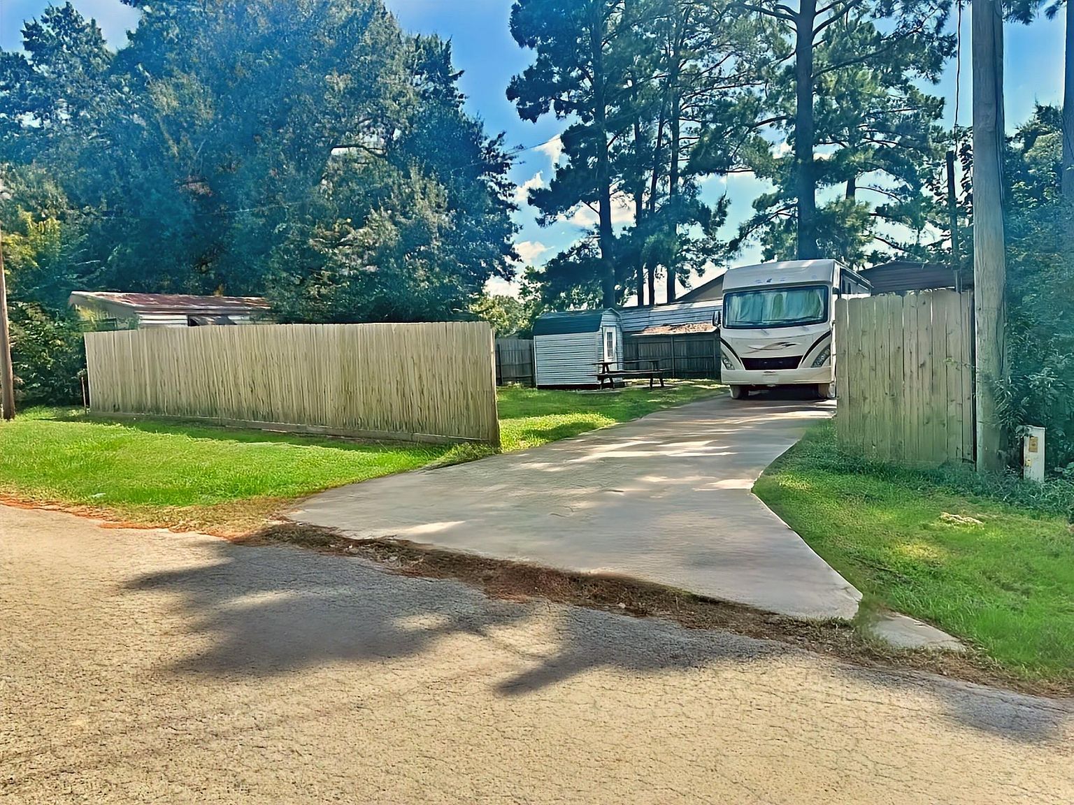 1291 Impala Dr Onalaska, TX 77360 - Thumbnail 3