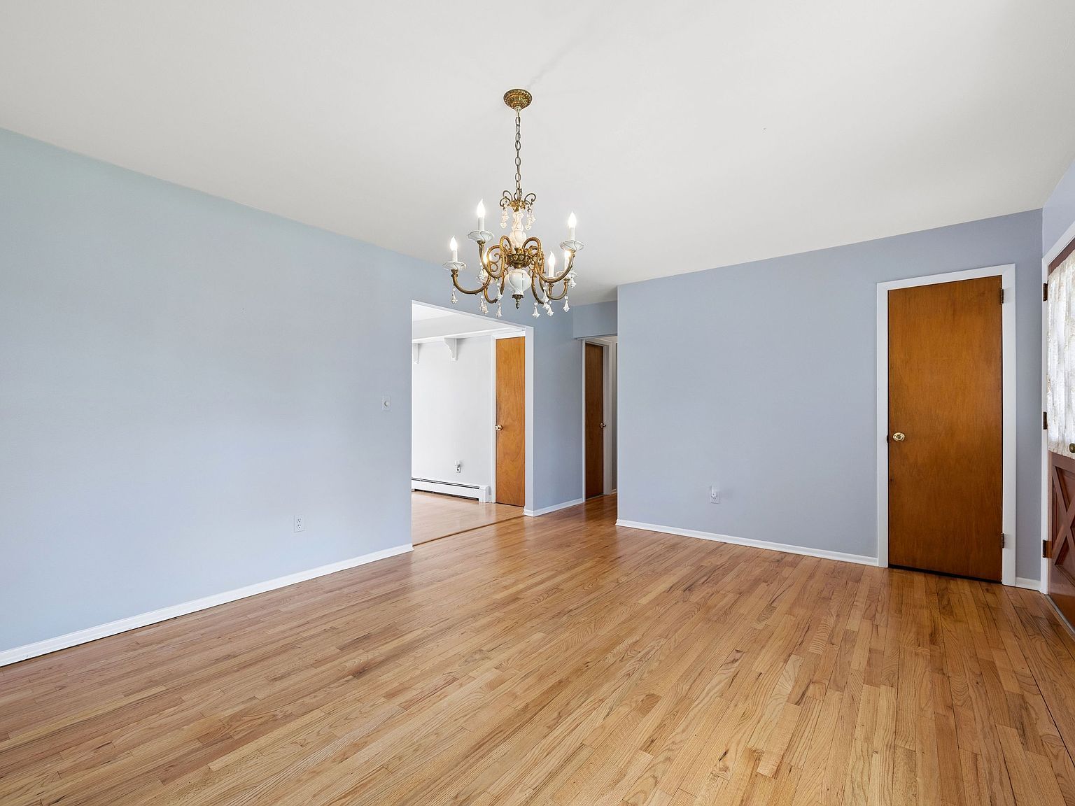 4 Columbine Ave Hampton Bays, NY 11946 - Thumbnail 3