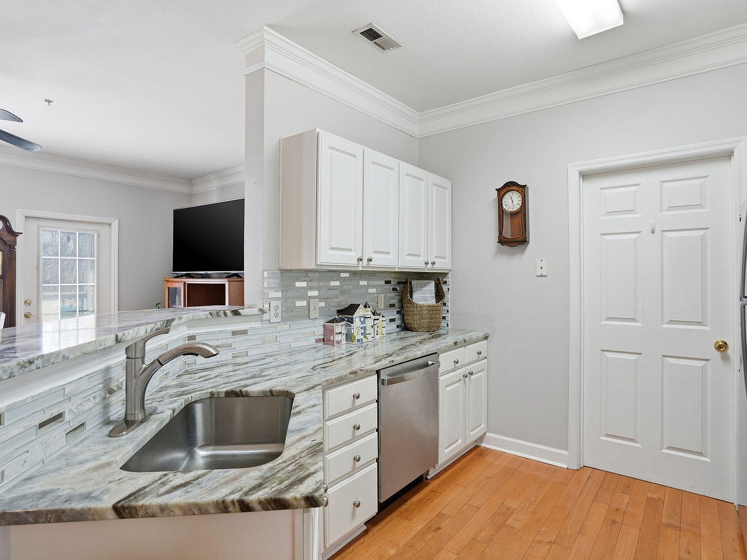 1533 Cambridge Lakes Dr #203D Mount Pleasant, SC 29464 - Thumbnail 3