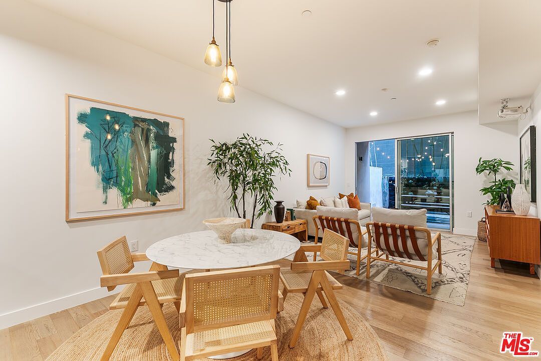 6001 Carlton Way APT 105 Los Angeles, CA 90028 - Thumbnail 3