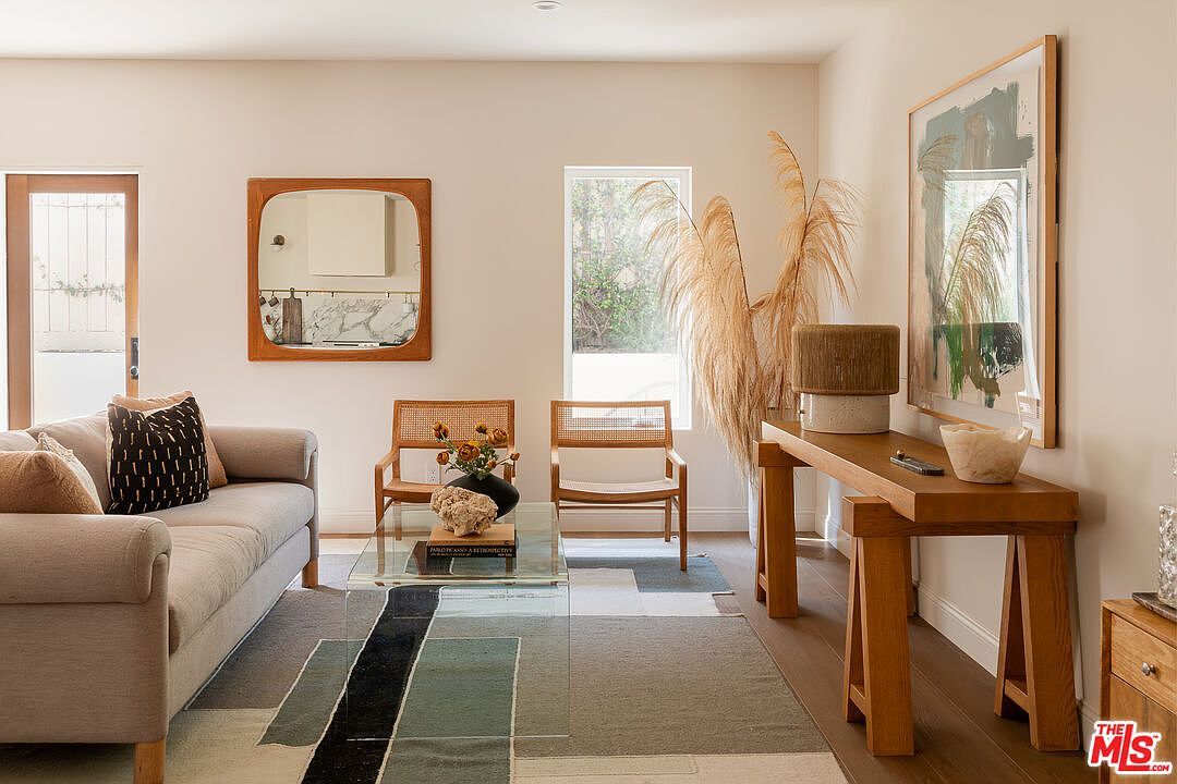 931 S Sycamore Ave Los Angeles, CA 90036 - Thumbnail 3