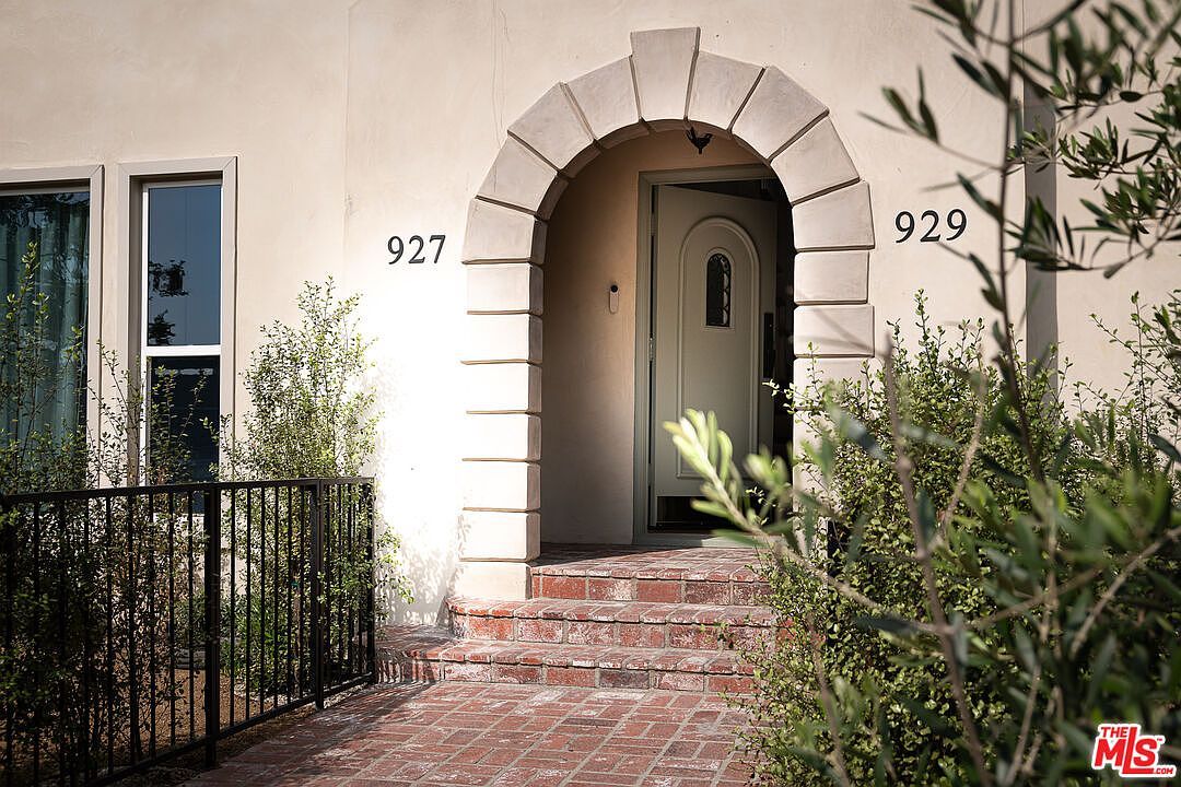 929 S Sycamore Ave Los Angeles, CA 90036 - Thumbnail 3