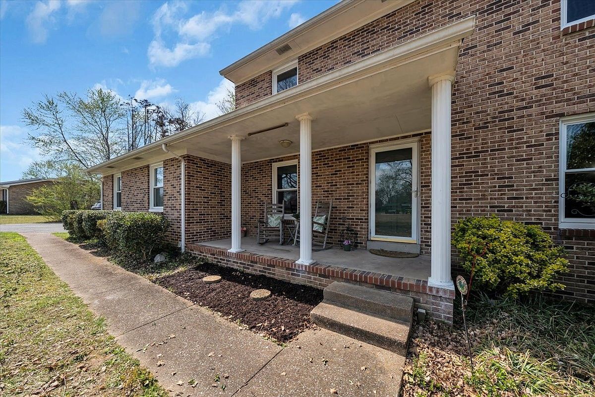 203 Twelve Oaks Rd Tullahoma, TN 37388 - Thumbnail 3