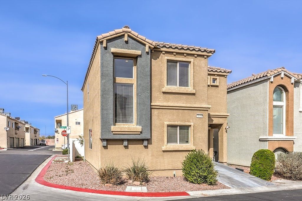 5228 Fire Night Ave Las Vegas, NV 89122 - Thumbnail 3