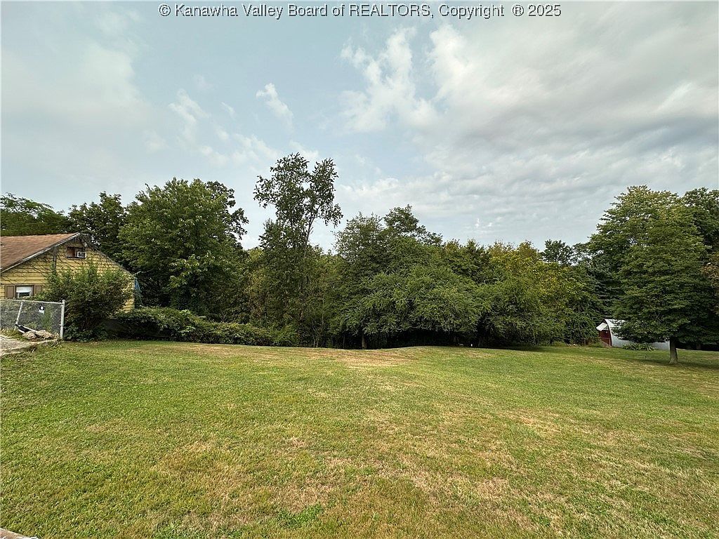 2199 Oakridge Dr Charleston, WV 25311 - Thumbnail 3