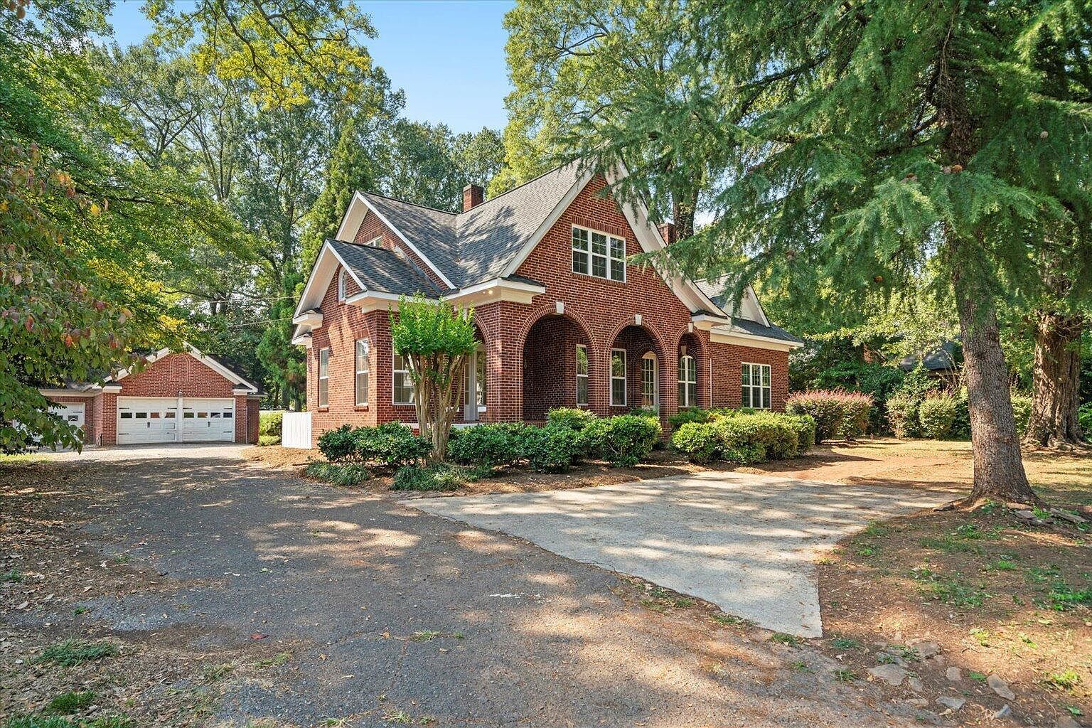 703 W Walnut Ave Dalton, GA 30720 - Thumbnail 3