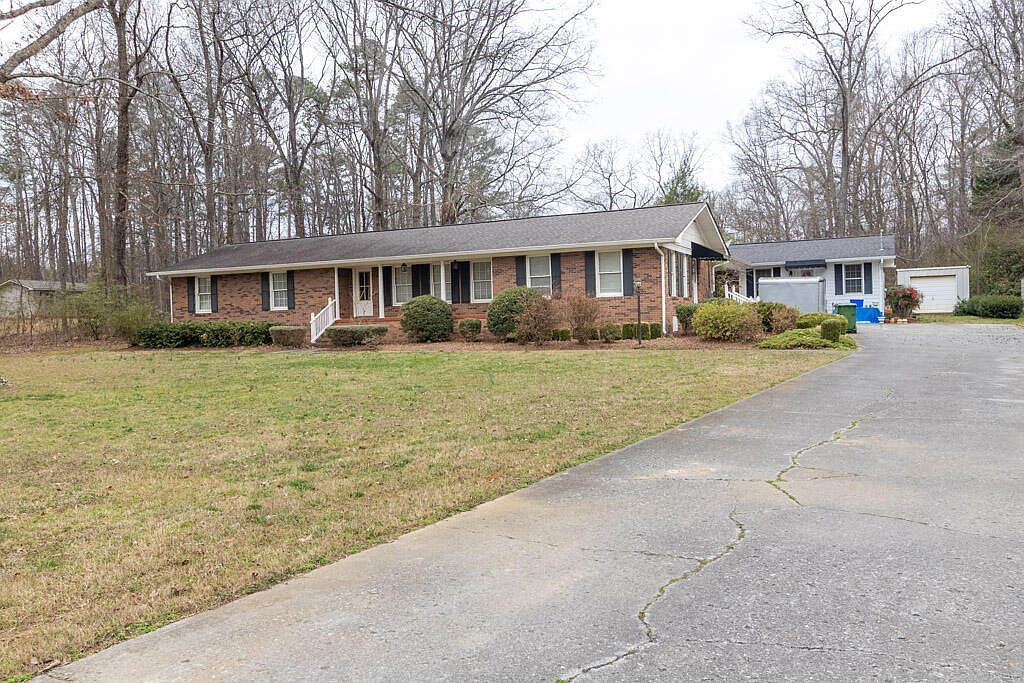 527 E Austin Dr Chatsworth, GA 30705 - Thumbnail 3