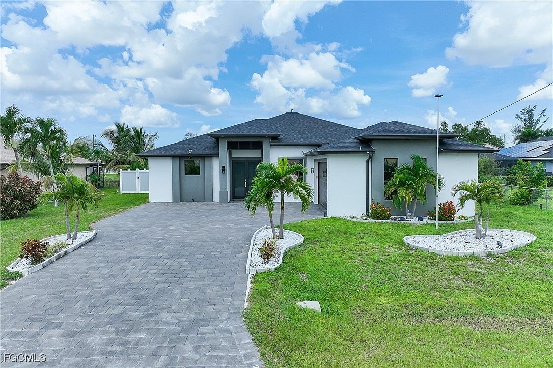 2628 SW 2nd Pl Cape Coral, FL 33914 - Thumbnail 3