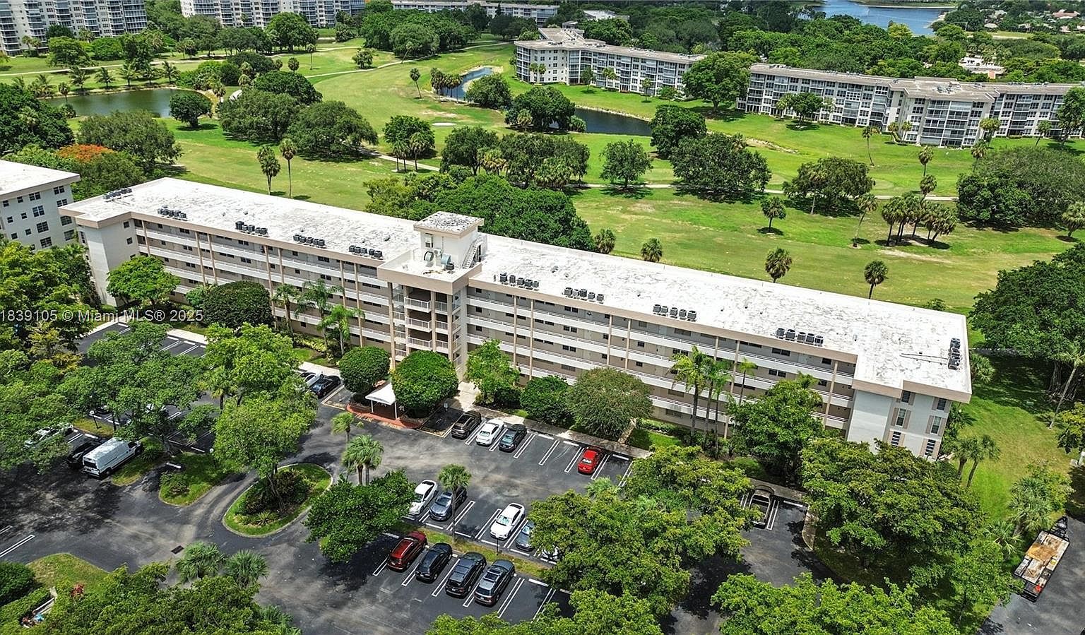 3850 Oaks Clubhouse Dr APT 307 Pompano Beach, FL 33069 - Thumbnail 3