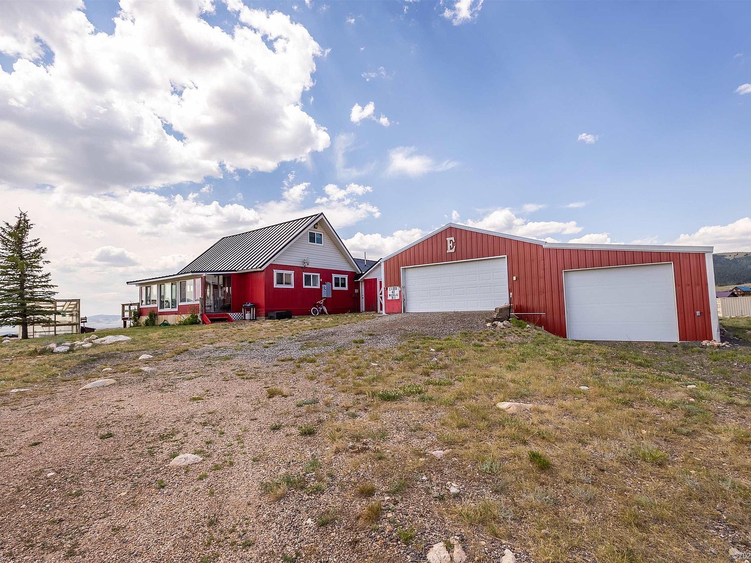 42 Ridge Rd Centennial, WY 82055 - Thumbnail 3