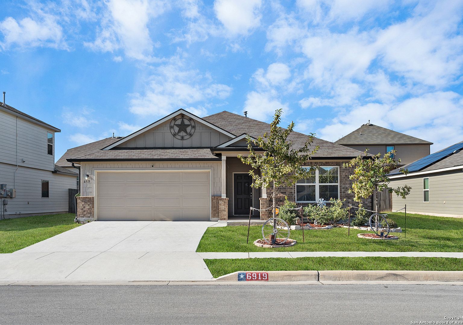 6919 Titan Park Converse, TX 78109 - Thumbnail 3