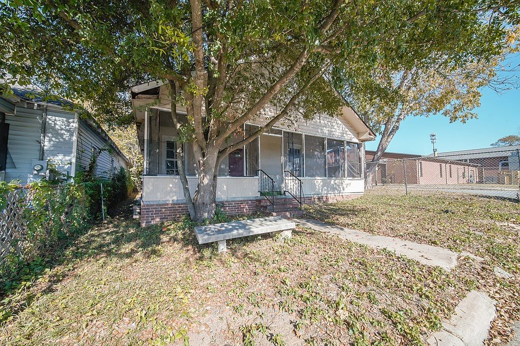 1317 Pou St Columbus, GA 31901 - Thumbnail 3