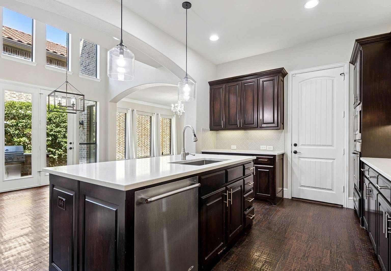 7040 Angelina Dr Irving, TX 75039 - Thumbnail 3