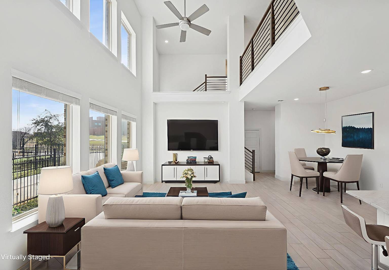 648 Courtyard Ln Irving, TX 75039 - Thumbnail 3