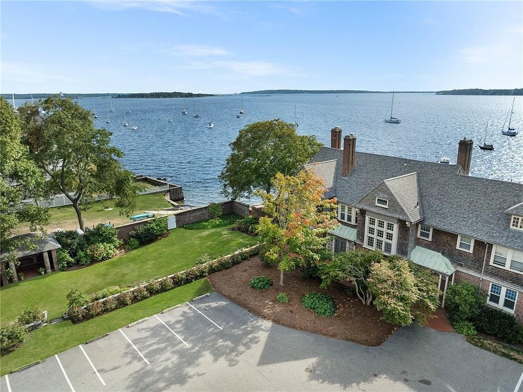 221 Hope St UNIT 2 Bristol, RI 02809 - Thumbnail 3