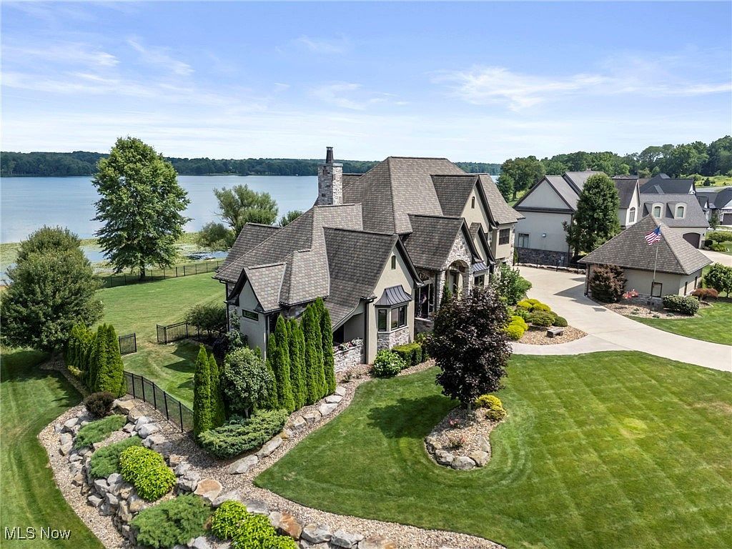 455 Via Avelino St North Lima, OH 44452 - Thumbnail 3