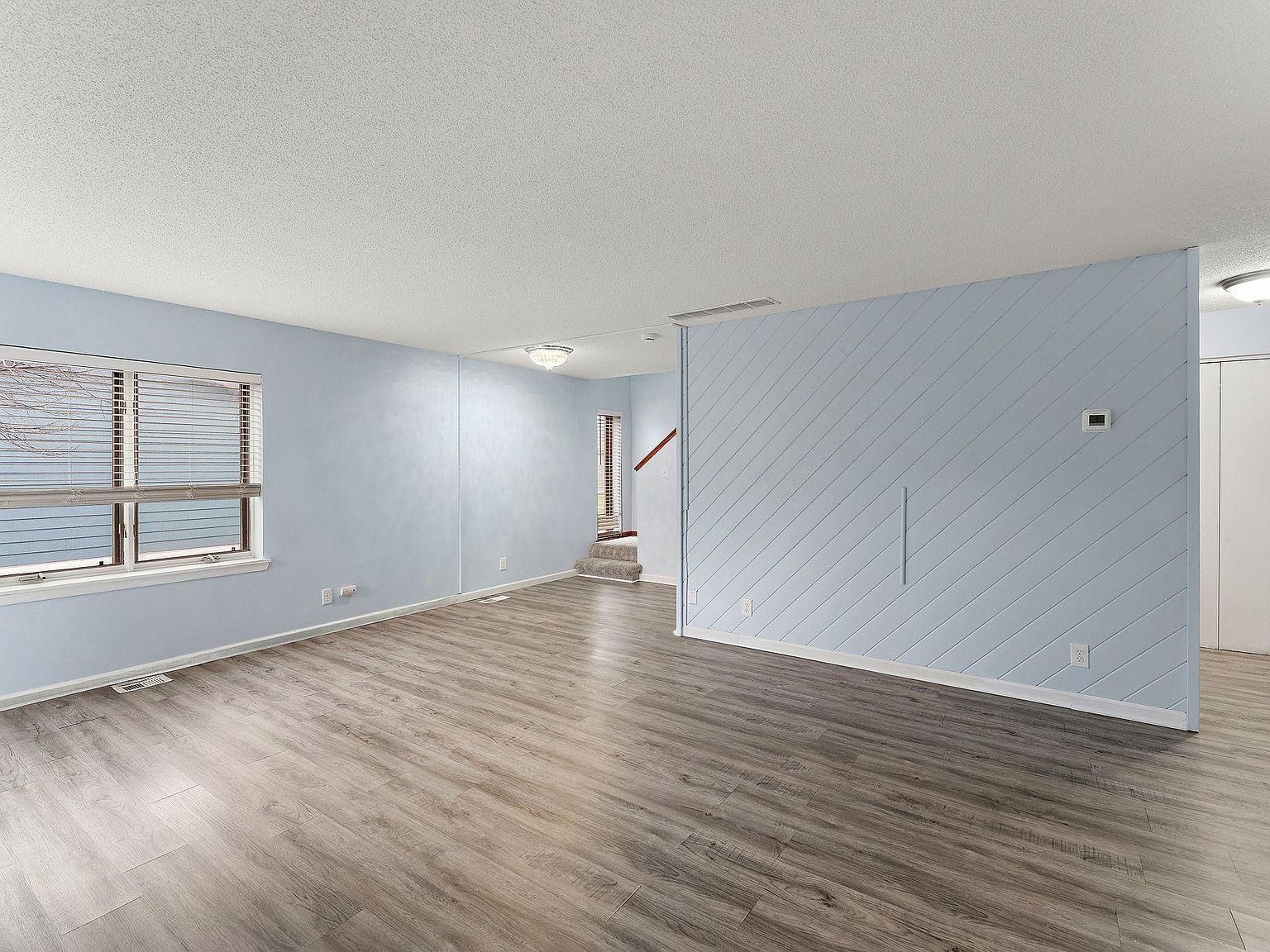 13735 Inglewood Ave Savage, MN 55378 - Thumbnail 3