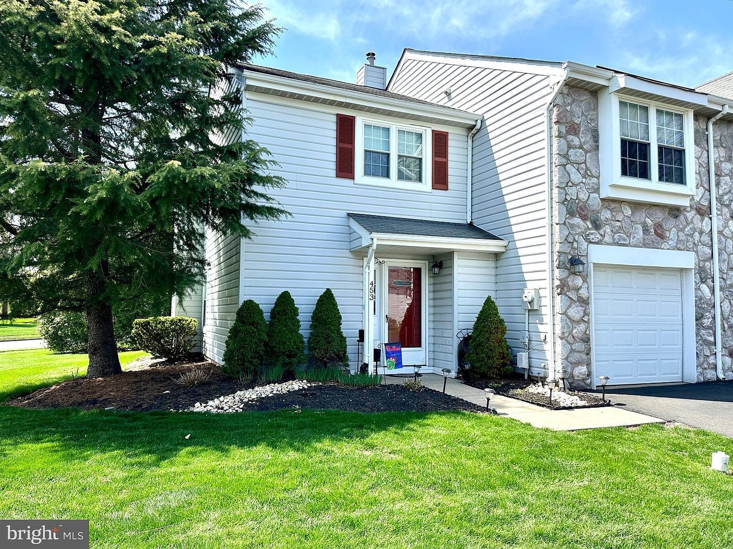 453 Marion Ct Holland, PA 18966 - Thumbnail 3