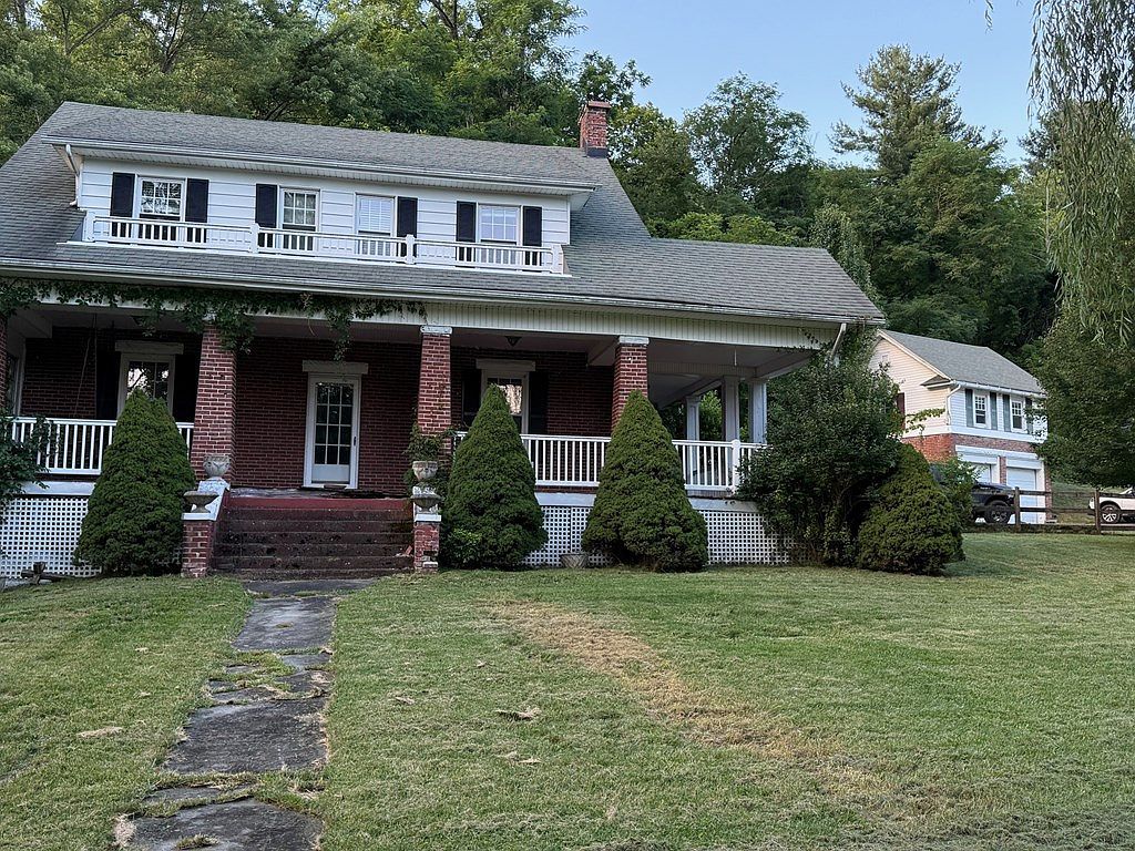 131 Jeffersonville St Tazewell, VA 24651 - Thumbnail 3