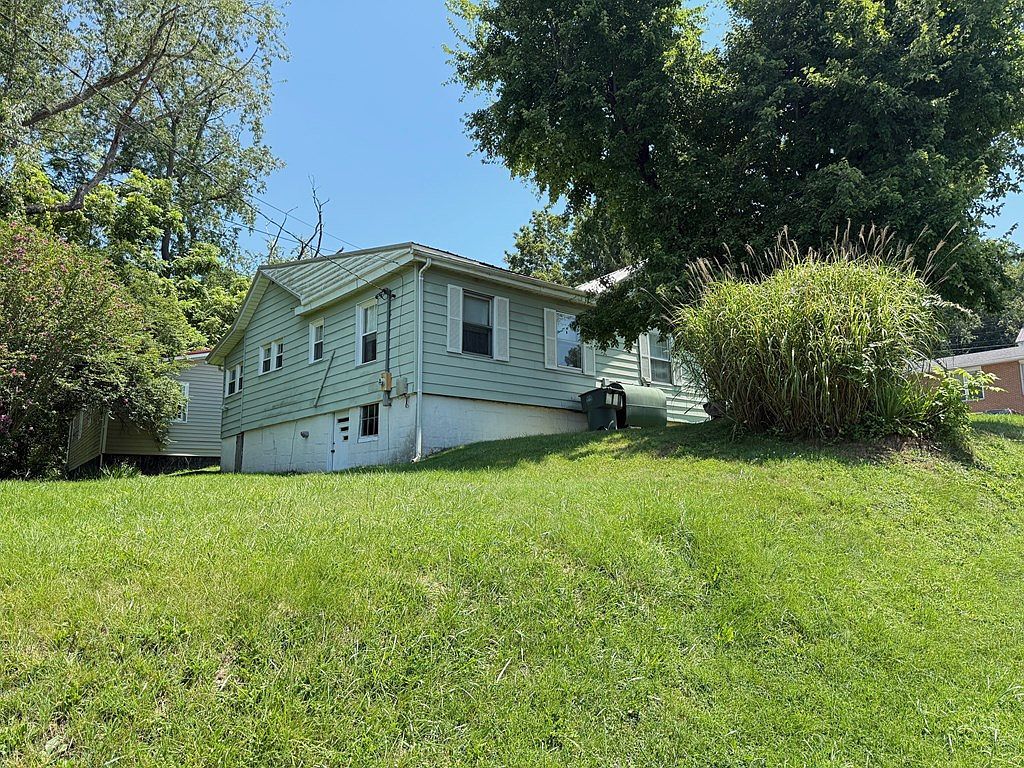 307 B St SE Abingdon, VA 24210 - Thumbnail 3