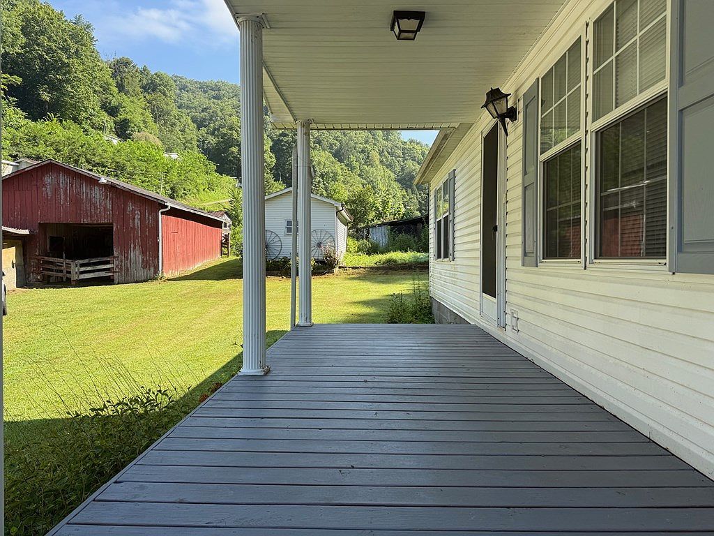 1178 Old Home Creek Rd Grundy, VA 24614 - Thumbnail 3