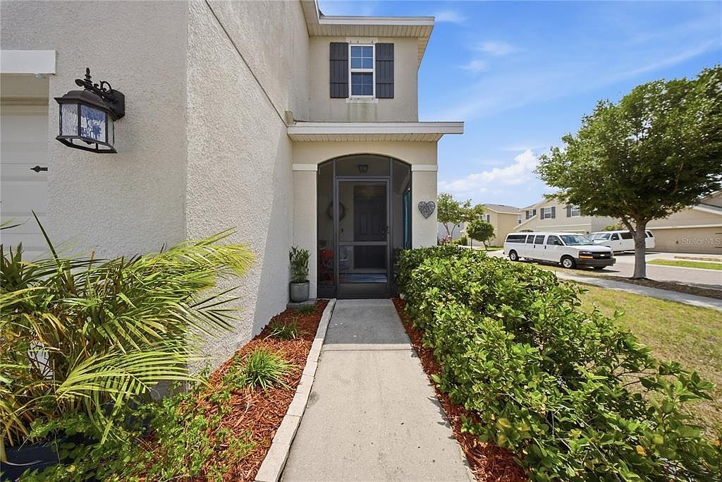 10101 Mangrove Well Rd Sun City Center, FL 33573 - Thumbnail 3